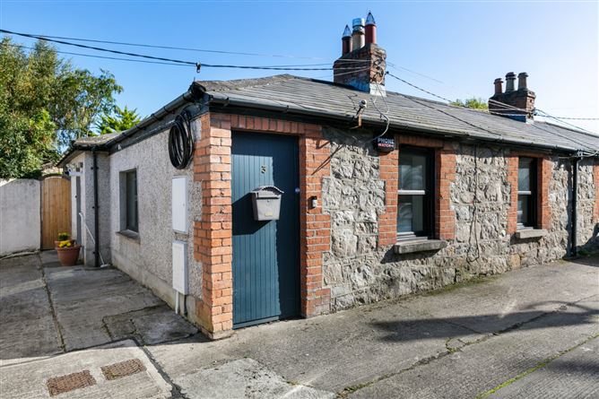 Main image for 3 Railway Cottages, Ballsbridge, Dublin 4