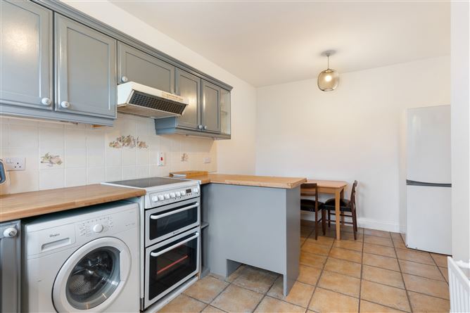 28 Berwick Hall, Churchtown, Dublin 14