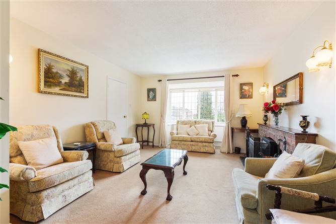 30 Carysfort Downs, Blackrock, Co. Dublin