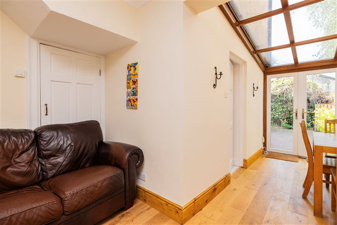 https://photos-a.propertyimages.ie/media/4/0/8/4923804/e92141b7-f47d-41c7-bf40-653fd04a3c83_l.jpg