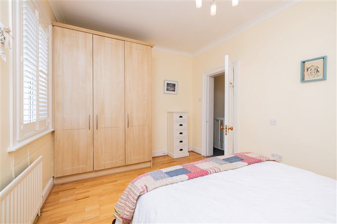 https://photos-a.propertyimages.ie/media/4/0/8/4923804/e92141b7-f47d-41c7-bf40-653fd04a3c83_l.jpg