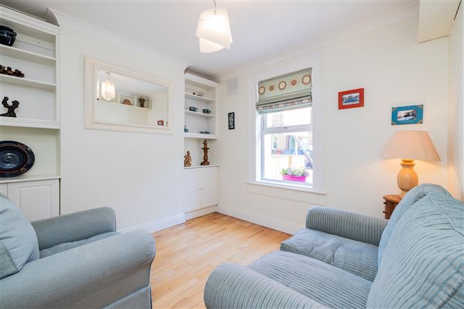 https://photos-a.propertyimages.ie/media/4/0/8/4923804/e92141b7-f47d-41c7-bf40-653fd04a3c83_l.jpg
