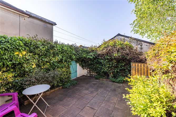 https://photos-a.propertyimages.ie/media/4/0/8/4923804/e92141b7-f47d-41c7-bf40-653fd04a3c83_l.jpg