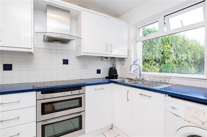 https://photos-a.propertyimages.ie/media/4/0/8/4923804/e92141b7-f47d-41c7-bf40-653fd04a3c83_l.jpg