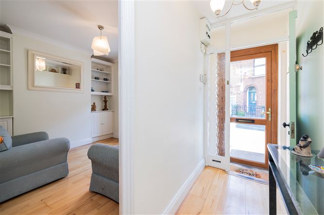 https://photos-a.propertyimages.ie/media/4/0/8/4923804/e92141b7-f47d-41c7-bf40-653fd04a3c83_l.jpg