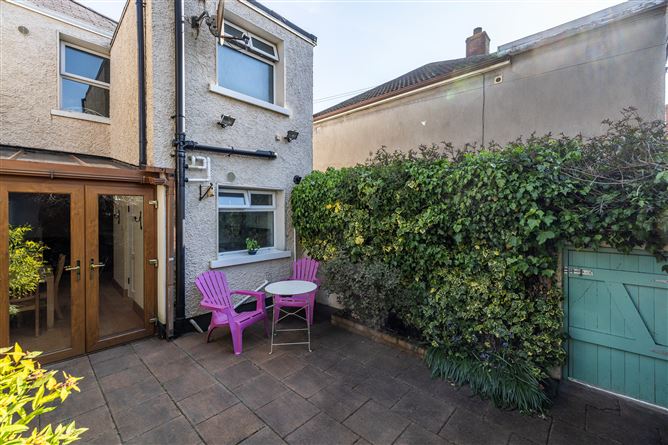 https://photos-a.propertyimages.ie/media/4/0/8/4923804/e92141b7-f47d-41c7-bf40-653fd04a3c83_l.jpg
