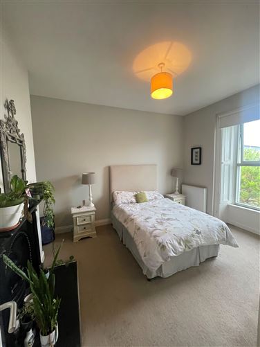 https://photos-a.propertyimages.ie/media/4/0/8/4954804/761c03e9-b324-421a-9408-629347f1640d_l.jpg