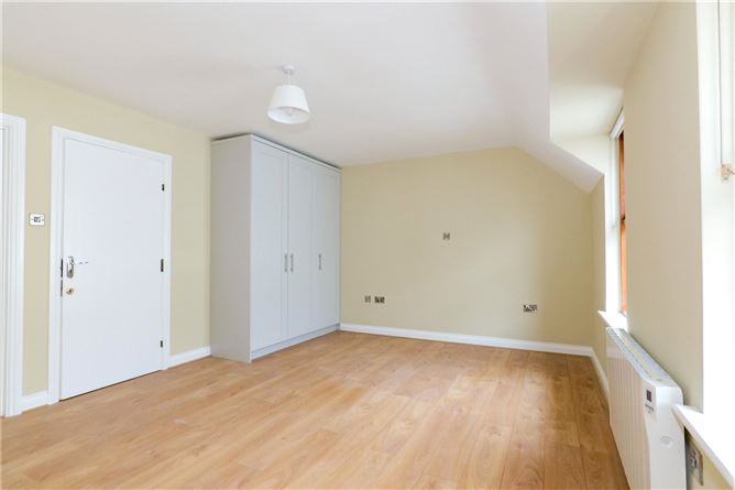 1 Spanish Parade House, 13 Merchants Road, Galway City.