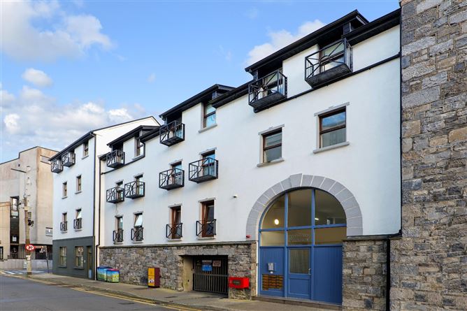 1 Spanish Parade House, 13 Merchants Road, Galway City.