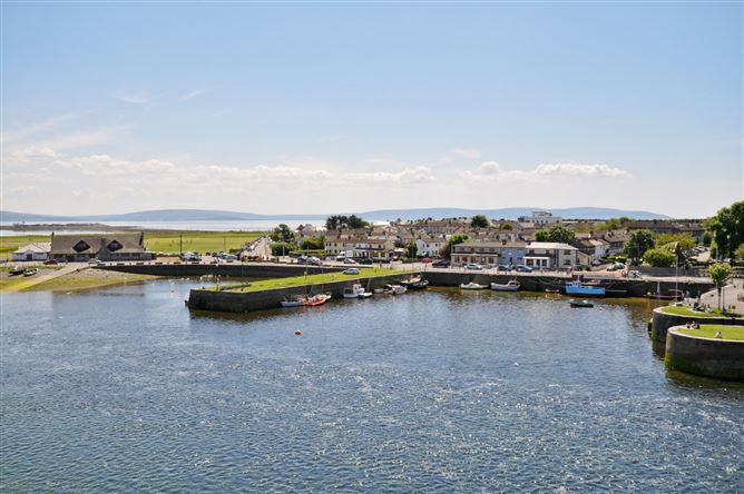 1 Spanish Parade House, 13 Merchants Road, Galway City.