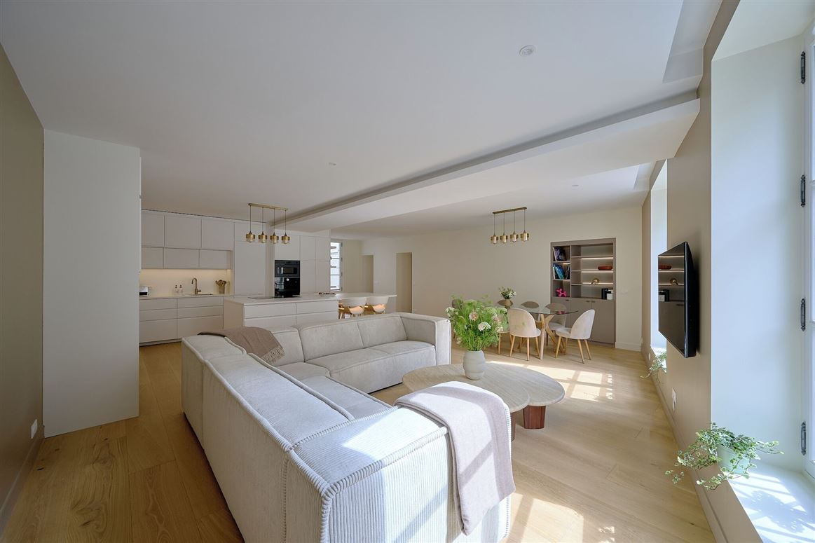 By Saint,Paris,Île-de-France,France