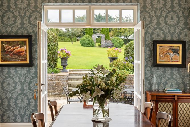 https://photos-a.propertyimages.ie/media/4/0/8/4999804/3ddd3f10-035c-469c-a787-25895508f2d0_l.jpg