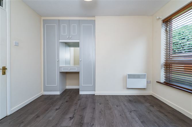 https://photos-a.propertyimages.ie/media/4/0/8/5017804/b22cfb06-b5d9-43ae-8e2c-744312c3dbf1_l.jpg
