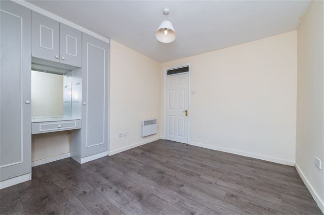https://photos-a.propertyimages.ie/media/4/0/8/5017804/b22cfb06-b5d9-43ae-8e2c-744312c3dbf1_l.jpg