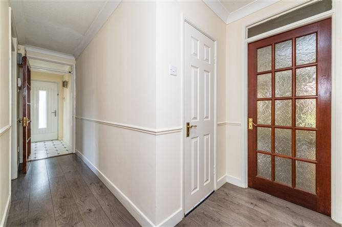 https://photos-a.propertyimages.ie/media/4/0/8/5017804/b22cfb06-b5d9-43ae-8e2c-744312c3dbf1_l.jpg