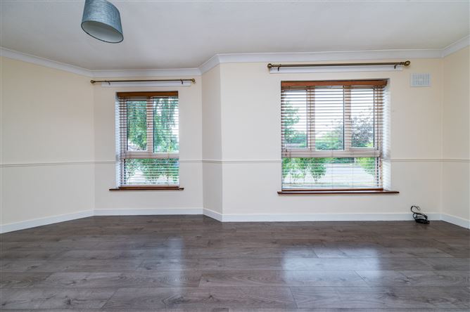 https://photos-a.propertyimages.ie/media/4/0/8/5017804/b22cfb06-b5d9-43ae-8e2c-744312c3dbf1_l.jpg