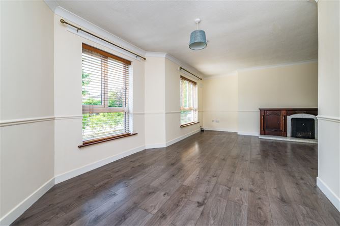 https://photos-a.propertyimages.ie/media/4/0/8/5017804/b22cfb06-b5d9-43ae-8e2c-744312c3dbf1_l.jpg