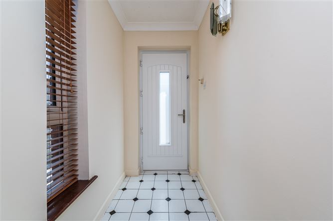 https://photos-a.propertyimages.ie/media/4/0/8/5017804/b22cfb06-b5d9-43ae-8e2c-744312c3dbf1_l.jpg
