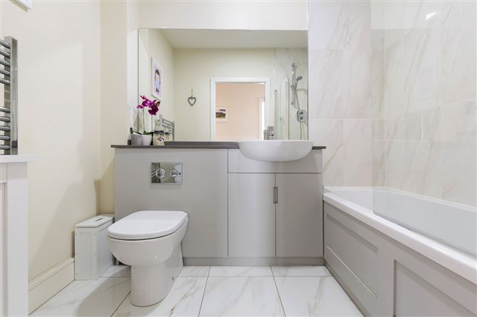 28 Orchard Hall, Castleknock, Dublin 15
