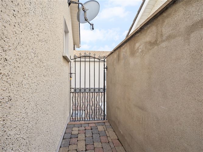 3 GrangeView, Green Road , Newbridge, Kildare