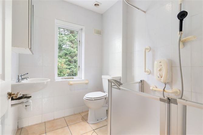 Photo 11 of 15 — 6 Walnut View, Brookwood, Dublin 16
