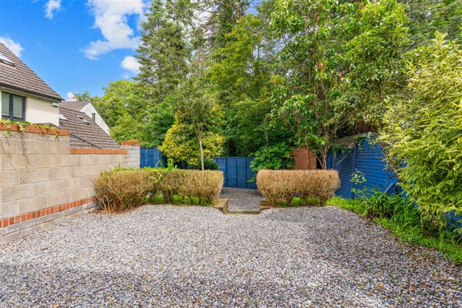 Photo 12 of 15 — 6 Walnut View, Brookwood, Dublin 16