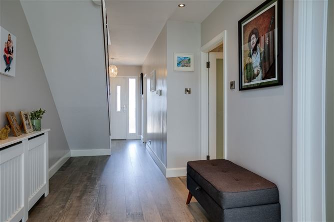 8 Bayview Court, Killiney, Co. Dublin