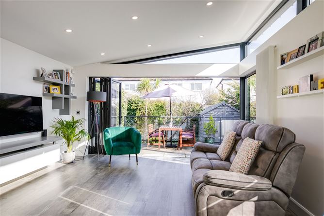 8 Bayview Court, Killiney, Co. Dublin