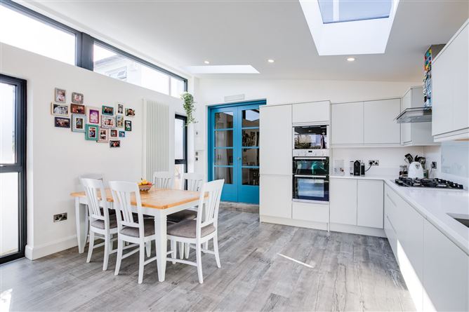 8 Bayview Court, Killiney, Co. Dublin