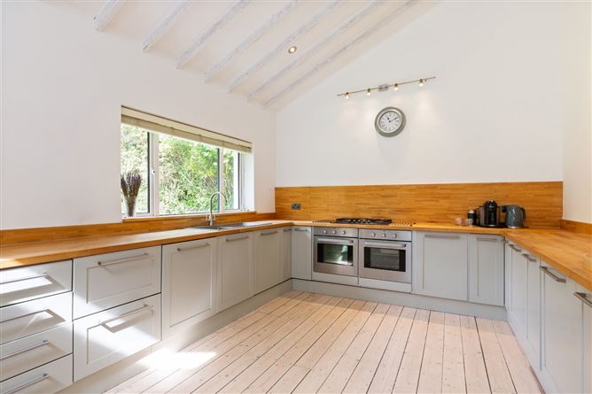 Santessa, Cabinteely Village, Cabinteely, Dublin 18