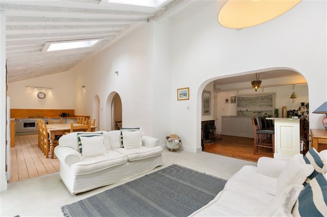 Santessa, Cabinteely Village, Cabinteely, Dublin 18