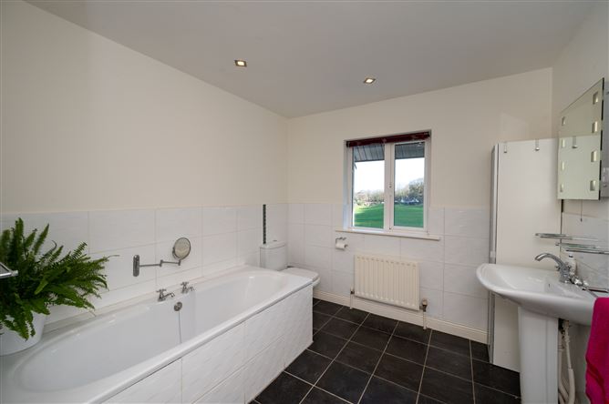 Holmlee, Wood Road, Ballincollig, Co. Cork