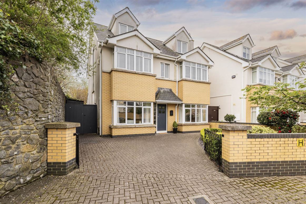 9 D`Alton Mews, Back Road, Malahide, County Dublin