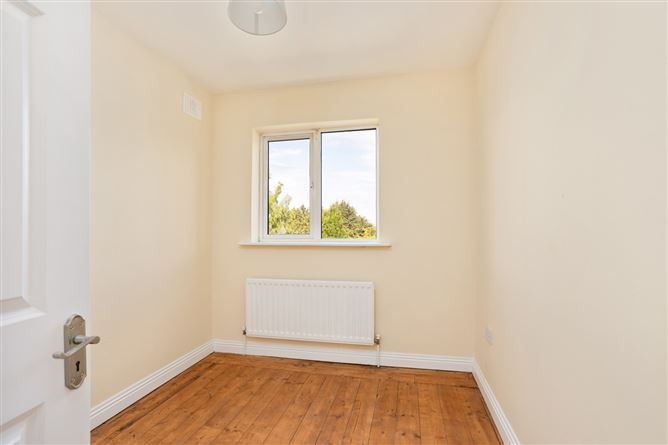 Photo 16 of 21 — 16 Beechmount, Newbridge, Co. Kildare