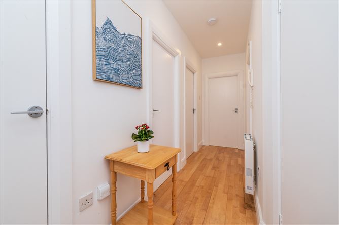 https://photos-a.propertyimages.ie/media/4/1/0/5025014/5c92aa02-3f7c-4eec-a863-44742a63efd5_l.jpg