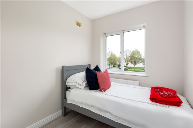 13 Luttrell Park View, Castleknock, Dublin 15