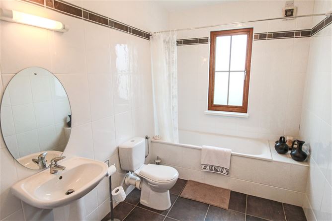 15 Lough Allen Resort, Drumshanbo, Leitrim