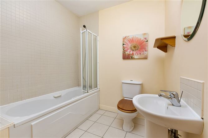 20 Castle Court, Kilgobbin, Sandyford, Dublin 18