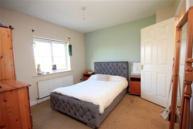 15 Lakeside Gardens, Kilminchy, Portlaoise, Laois