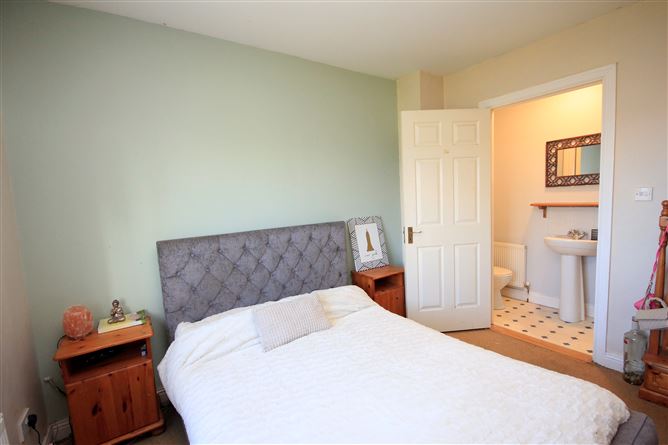 15 Lakeside Gardens, Kilminchy, Portlaoise, Laois