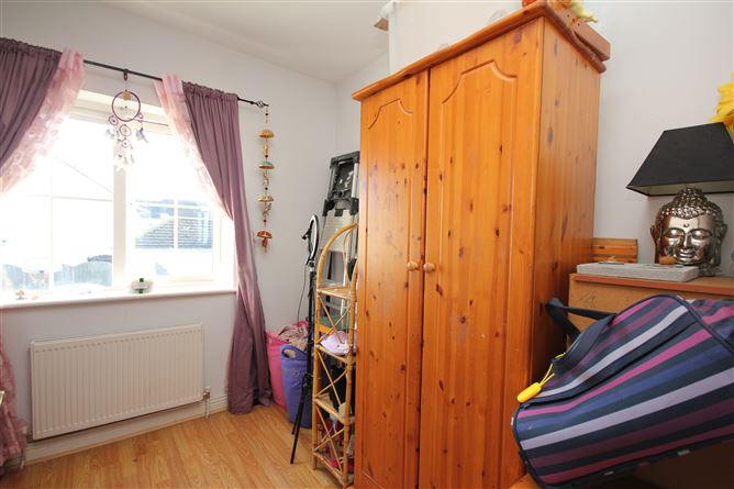 15 Lakeside Gardens, Kilminchy, Portlaoise, Laois