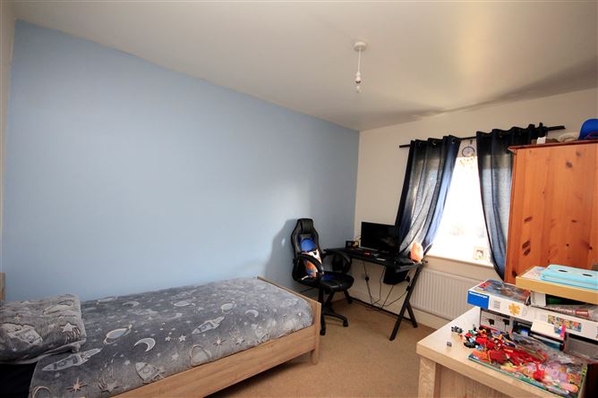 15 Lakeside Gardens, Kilminchy, Portlaoise, Laois