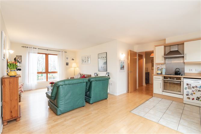 23 Hunters Avenue, Hunters Wood, Ballycullen, Dublin 24