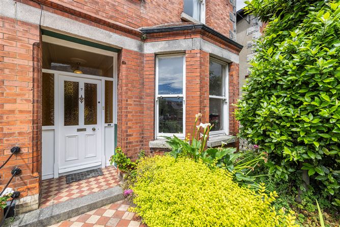 https://photos-a.propertyimages.ie/media/4/1/2/4938214/82b47194-bc64-4e48-948a-6820f4273153_l.jpg