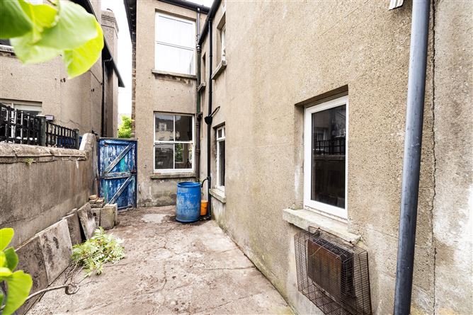 https://photos-a.propertyimages.ie/media/4/1/2/4938214/82b47194-bc64-4e48-948a-6820f4273153_l.jpg