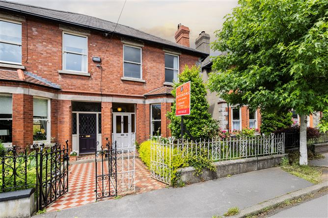 https://photos-a.propertyimages.ie/media/4/1/2/4938214/82b47194-bc64-4e48-948a-6820f4273153_l.jpg