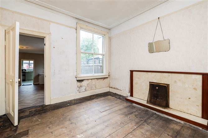 https://photos-a.propertyimages.ie/media/4/1/2/4938214/82b47194-bc64-4e48-948a-6820f4273153_l.jpg