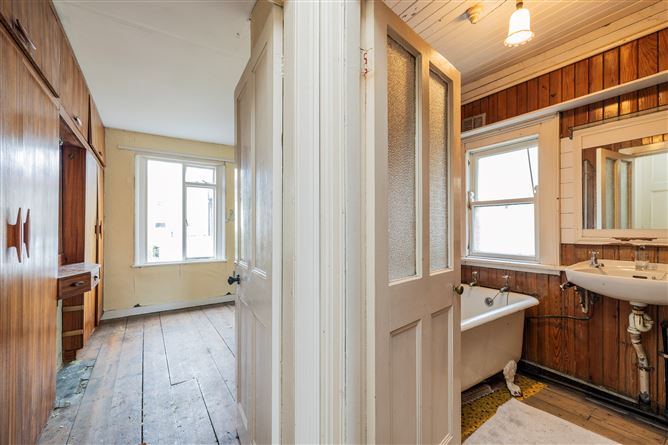 https://photos-a.propertyimages.ie/media/4/1/2/4938214/82b47194-bc64-4e48-948a-6820f4273153_l.jpg