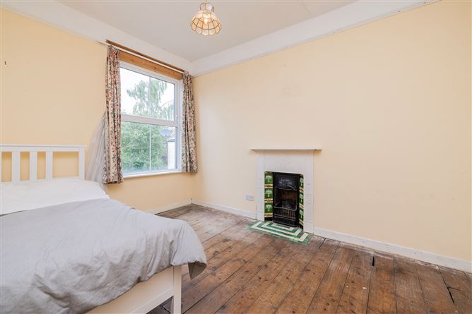 https://photos-a.propertyimages.ie/media/4/1/2/4938214/82b47194-bc64-4e48-948a-6820f4273153_l.jpg
