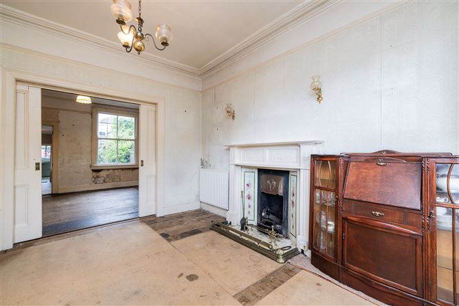 https://photos-a.propertyimages.ie/media/4/1/2/4938214/82b47194-bc64-4e48-948a-6820f4273153_l.jpg
